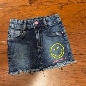 Little Girls Adorable Smiley World Denim Skirt Size 6